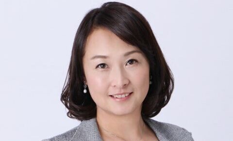 釘宮 麻子さんの右写真
